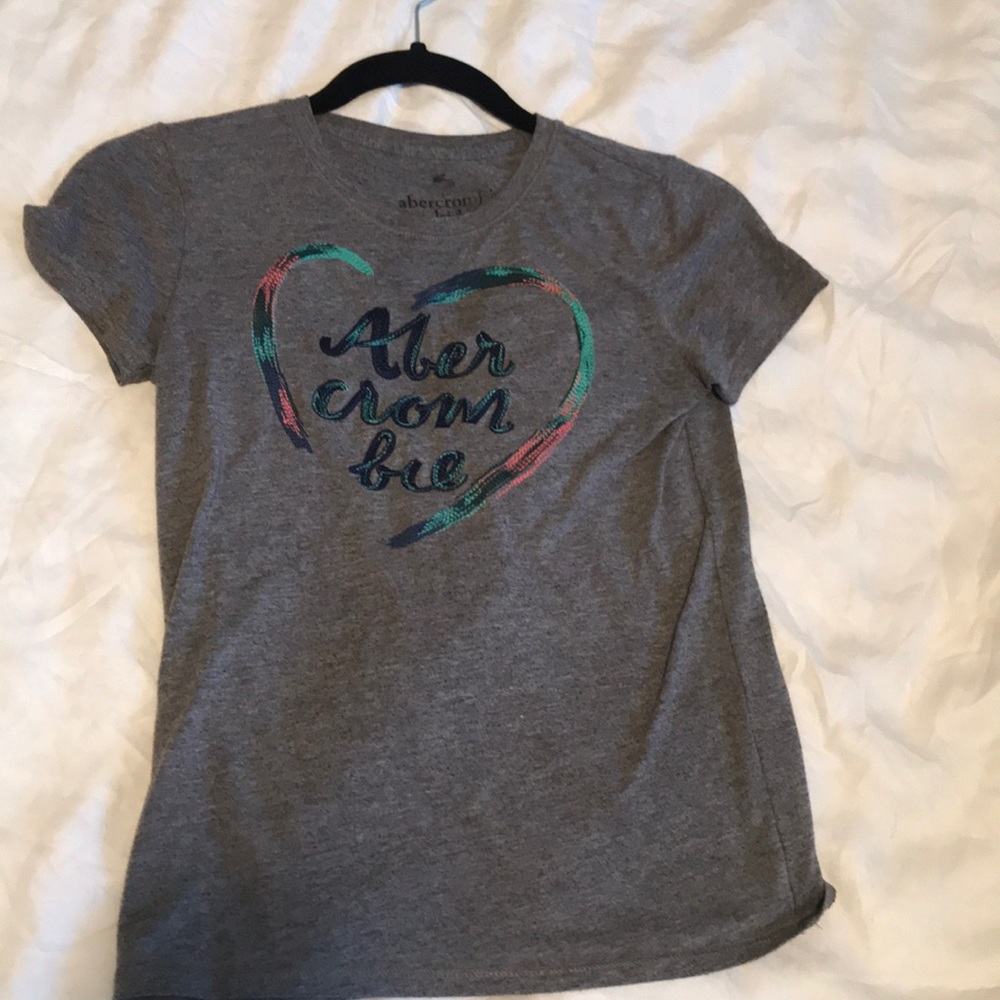 Abercrombie gray t shirt